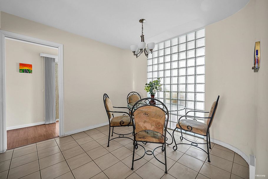 1945 W 44th Avenue Vancouver, BC - 7