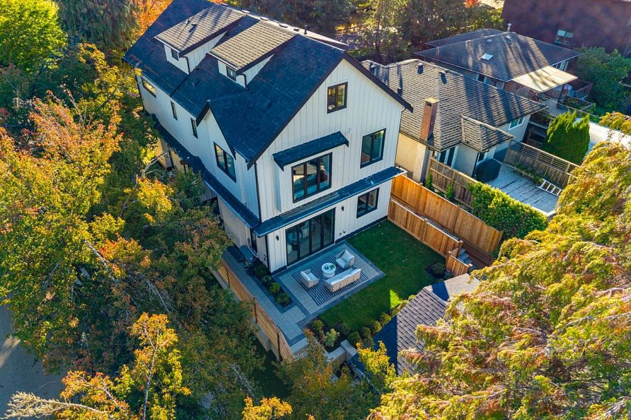4675 St. George Street Vancouver, BC - 1