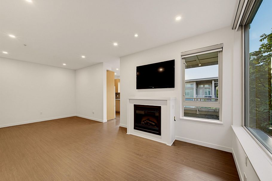 411 119 W 22nd Street North Vancouver, BC - 14
