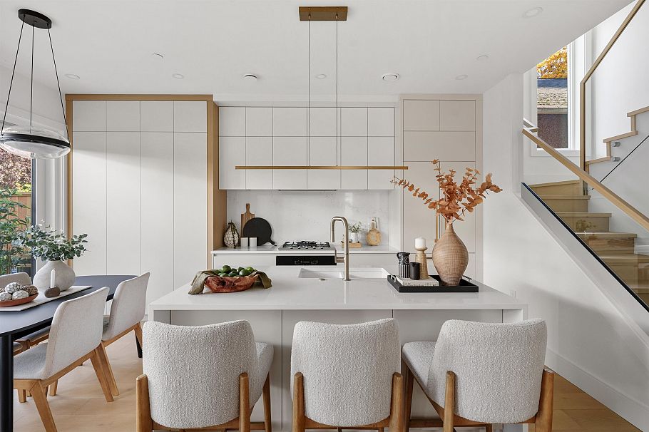 2 3657 W 11th Avenue Vancouver, BC - 9