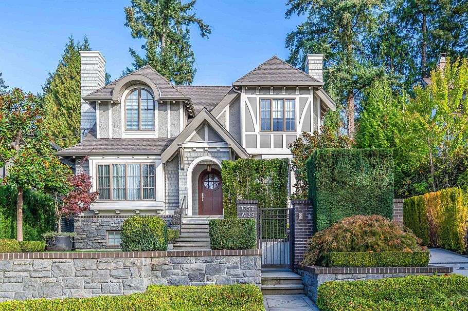 3357 W 35th Avenue Vancouver, BC - 1