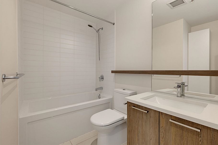 G4 625 E 3rd Street North Vancouver, BC - 8
