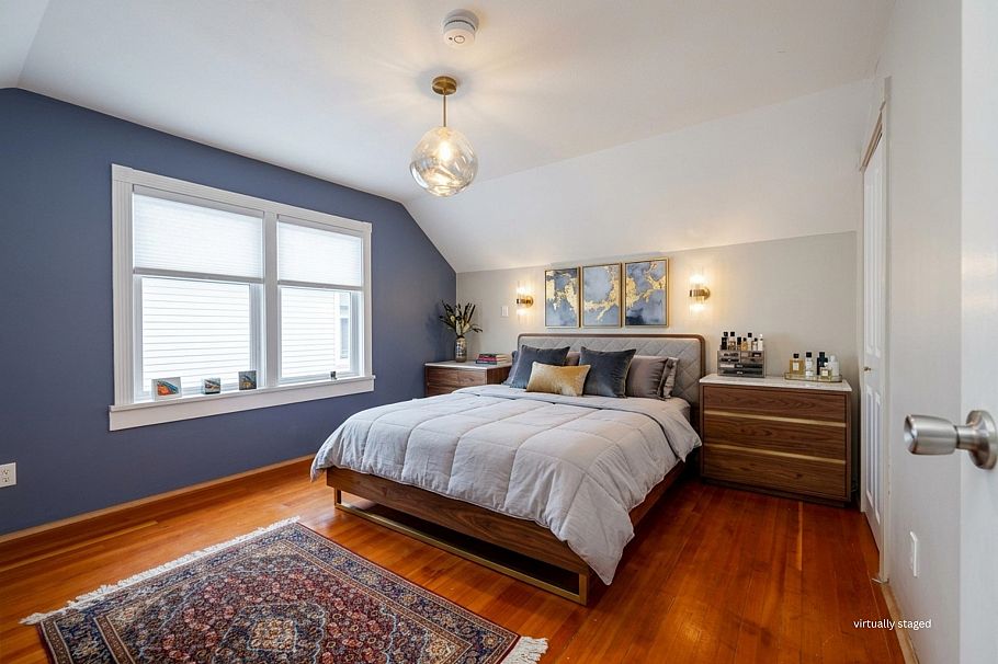 4343 W 11th Avenue Vancouver, BC - 5