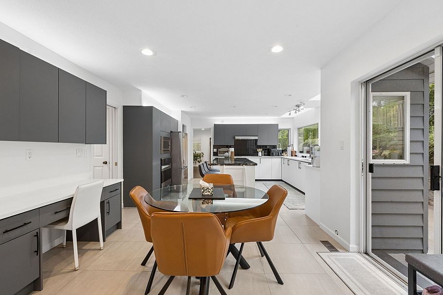 456 Montroyal Boulevard North Vancouver, BC - 11