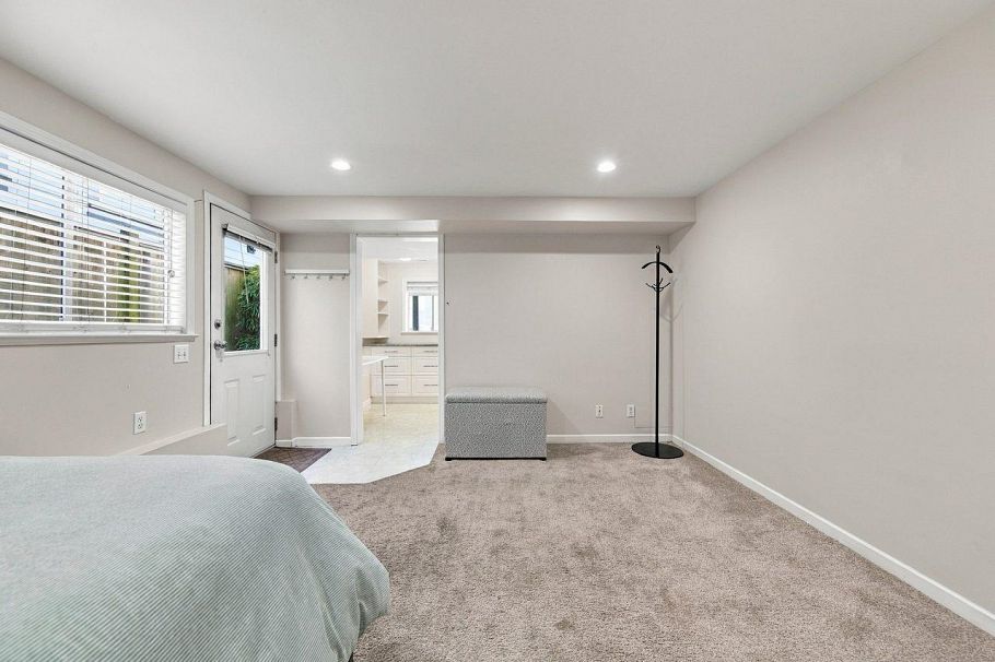 355 E 4th Street North Vancouver, BC - 27