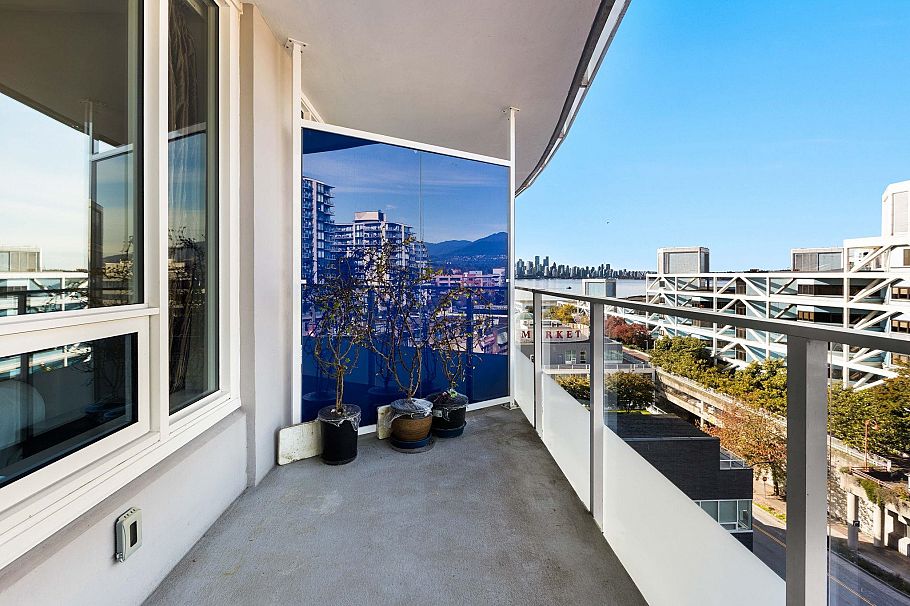 806 118 Carrie Cates Court North Vancouver, BC - 5
