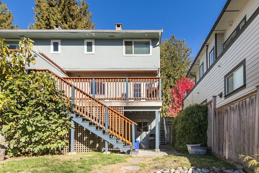 355 E 4th Street North Vancouver, BC - 35