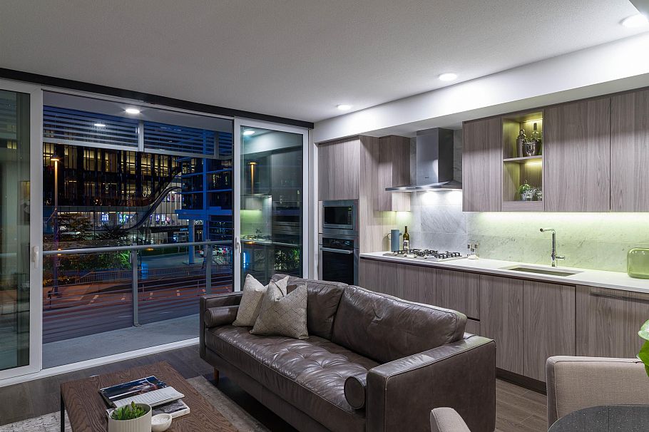 306 89 Nelson Street Vancouver, BC - 5