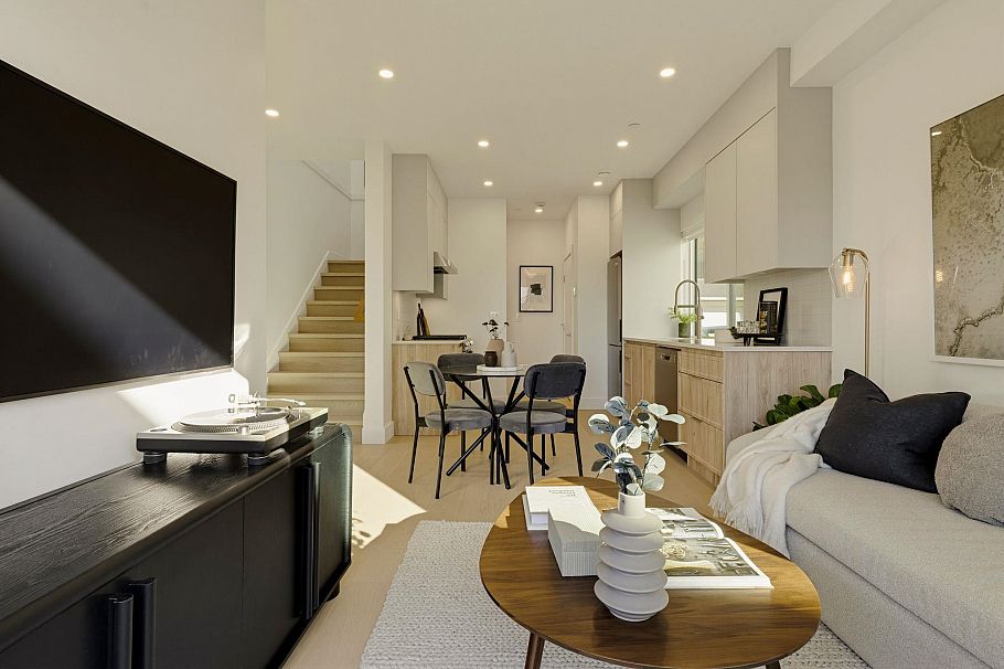 2 328 W 14th Street North Vancouver, BC - 9