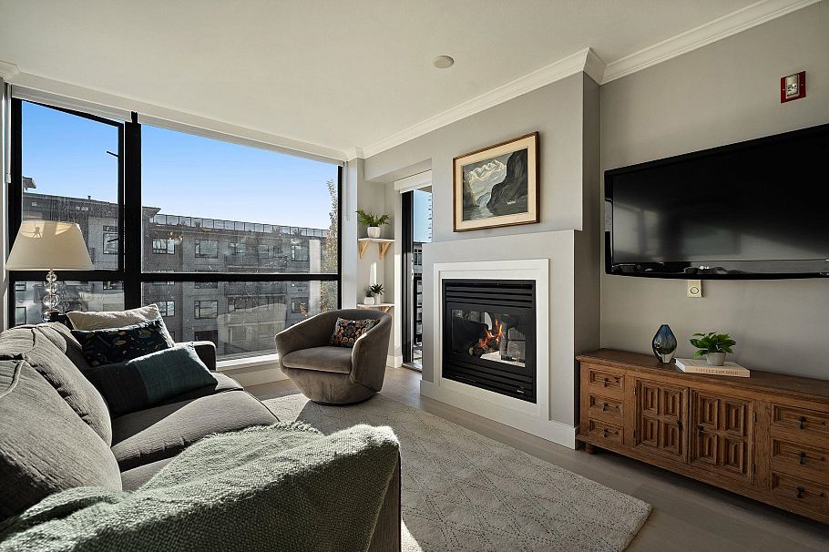 504 124 W 1st Street North Vancouver, BC - 23