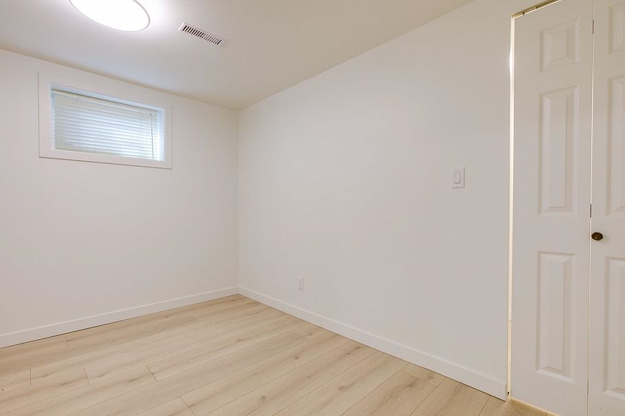 1338 E 37th Avenue Vancouver, BC - 29