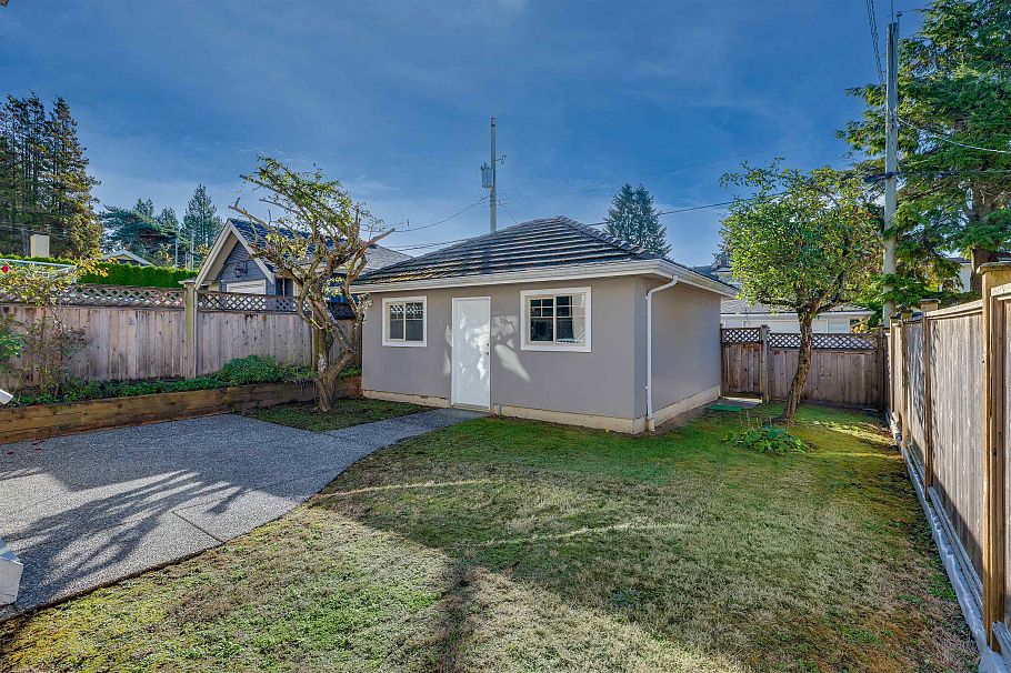 1956 W 42nd Avenue Vancouver, BC - 24