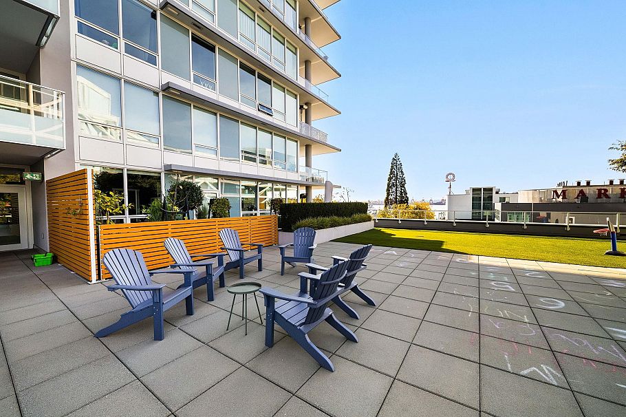 806 118 Carrie Cates Court North Vancouver, BC - 11