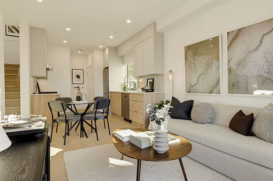 2 328 W 14th Street North Vancouver, BC - 7