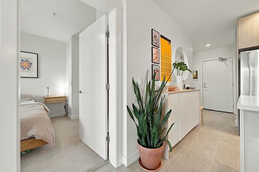 311 108 E 8th Street North Vancouver, BC - 15