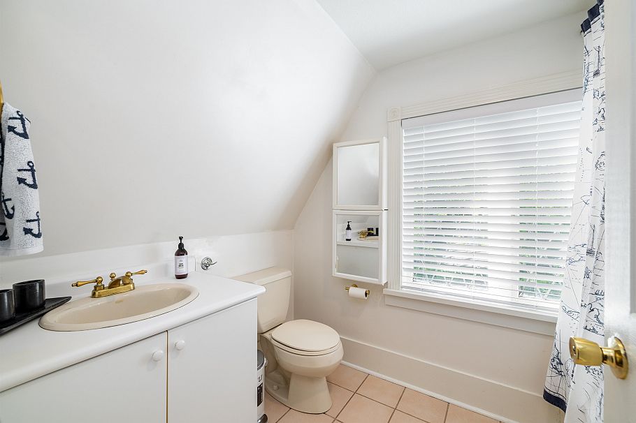 4343 W 11th Avenue Vancouver, BC - 20