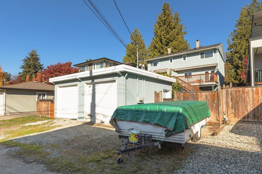 355 E 4th Street North Vancouver, BC - 33