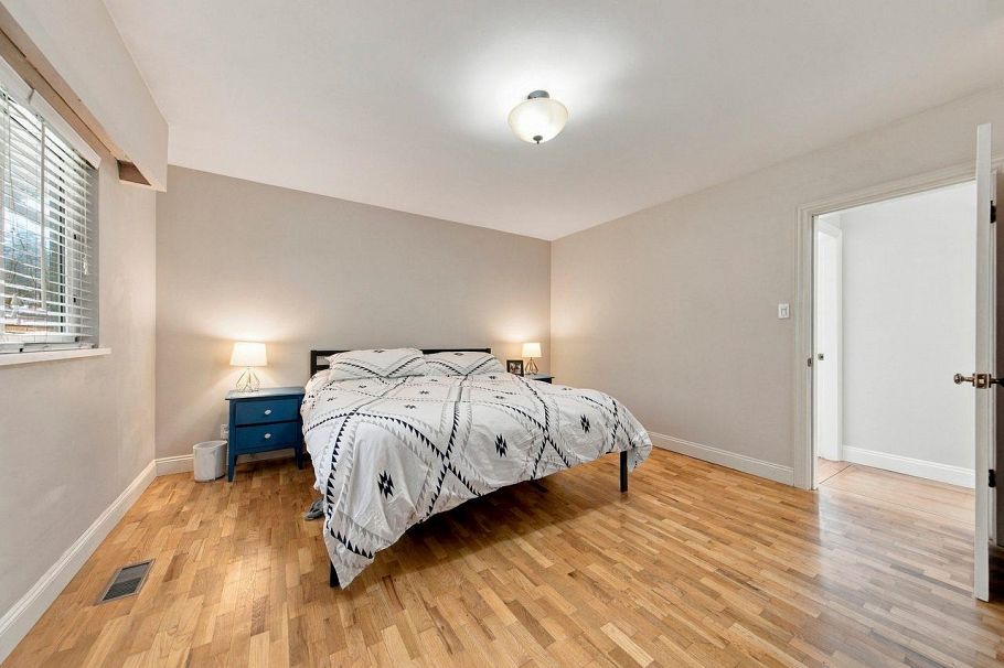 355 E 4th Street North Vancouver, BC - 19