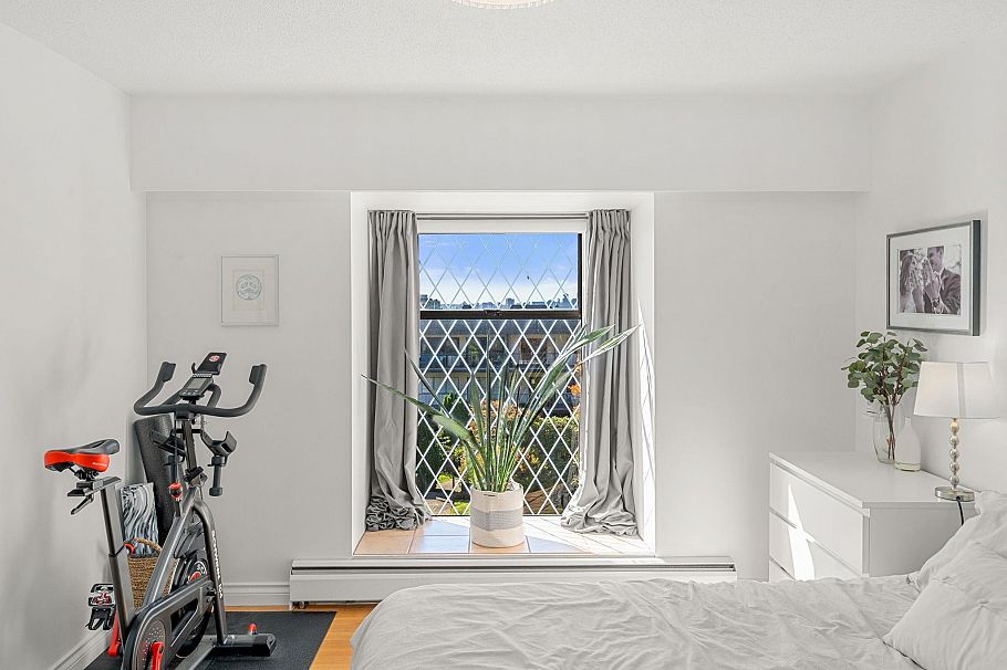 204 150 E 5th Street North Vancouver, BC - 29