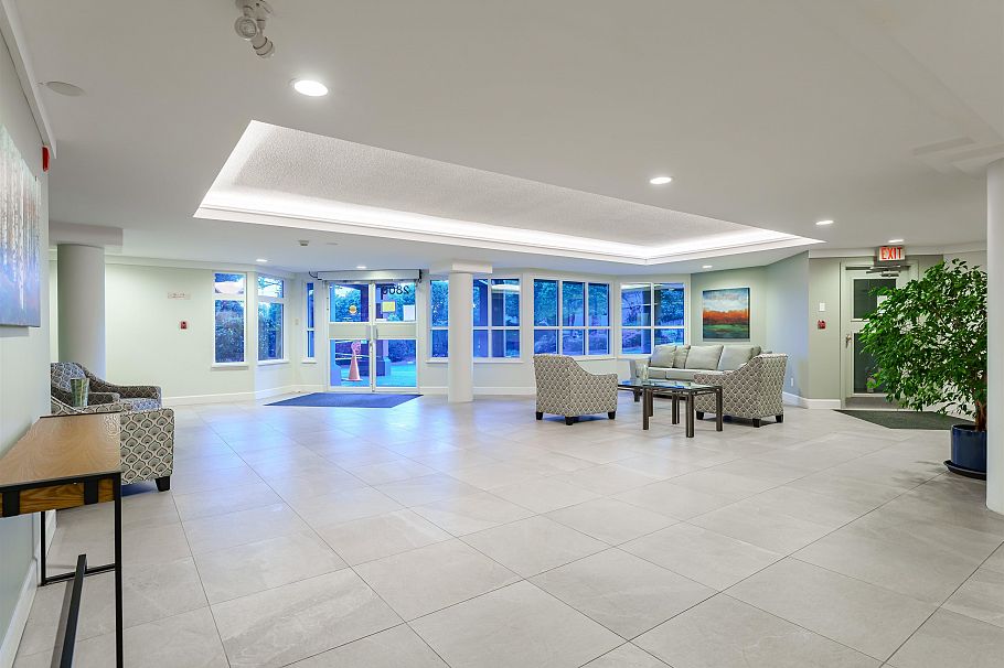214 121 W 29 Street North Vancouver, BC - 40
