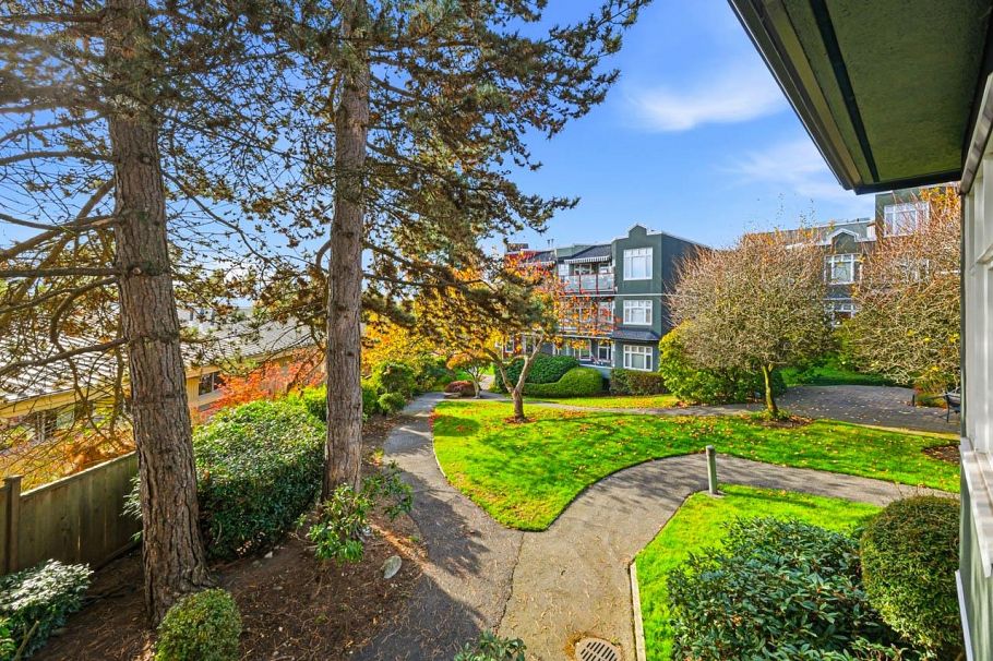 214 121 W 29 Street North Vancouver, BC - 29