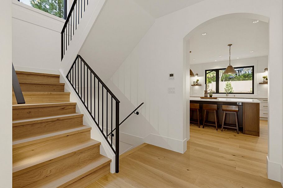 868 Canyon Boulevard North Vancouver, BC - 16