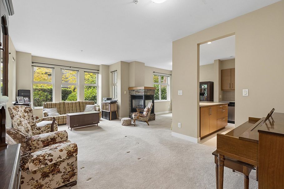 206 188 W 29th Street North Vancouver, BC - 2