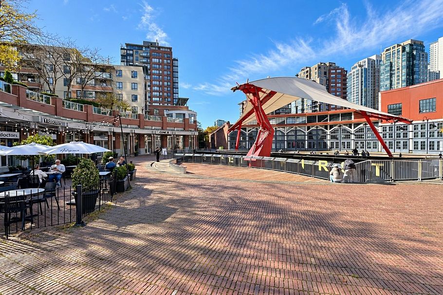 701 1111 Marinaside Crescent Vancouver, BC - 33