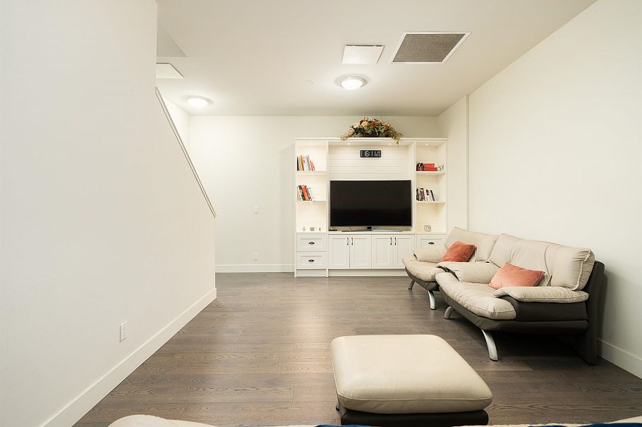 6190 Oak Street Vancouver, BC - 19