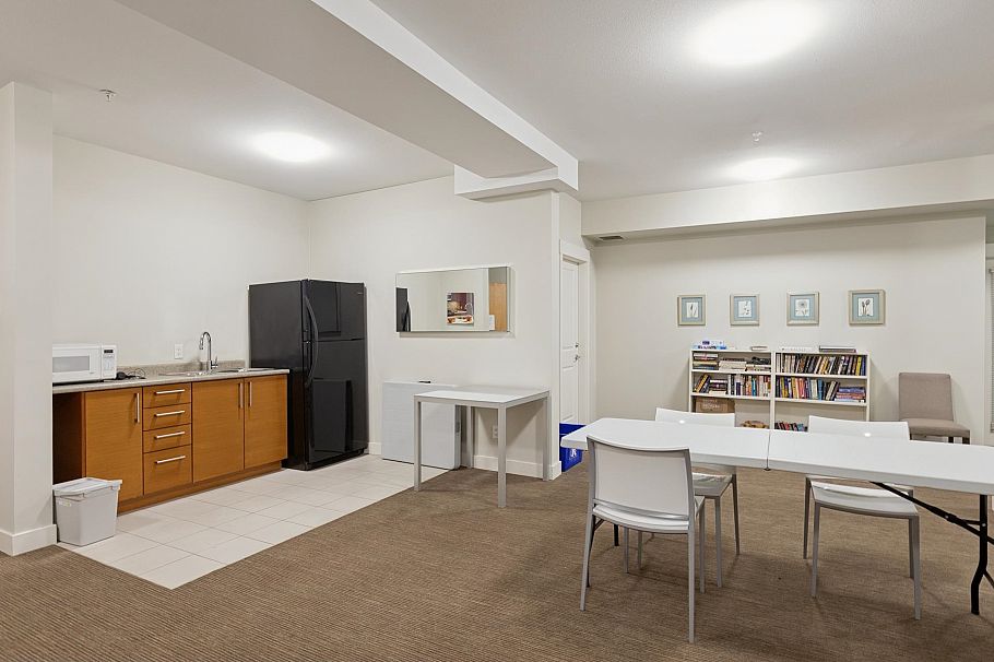206 188 W 29th Street North Vancouver, BC - 34