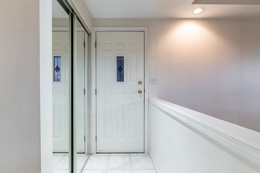 3581 W 6th Avenue Vancouver, BC - 5