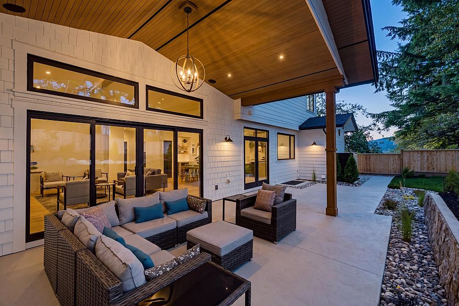 868 Canyon Boulevard North Vancouver, BC - 15