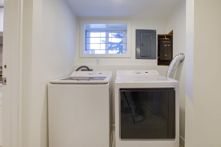 1338 E 37th Avenue Vancouver, BC - 34