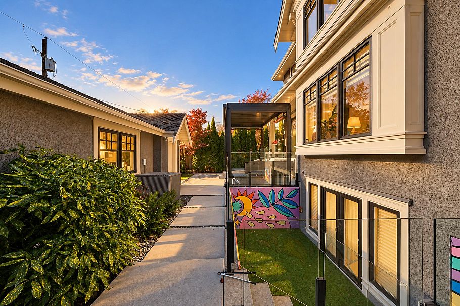 1162 W 26th Avenue Vancouver, BC - 20