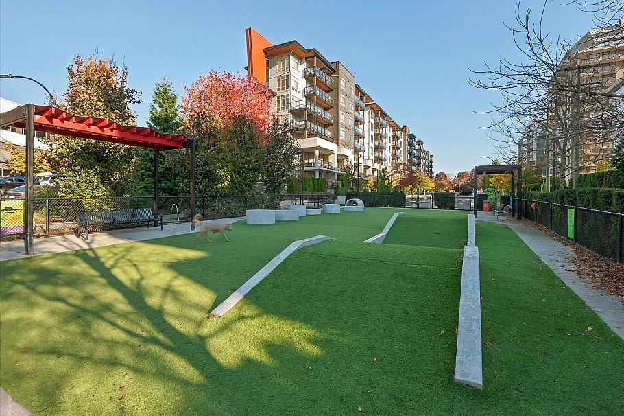 311 108 E 8th Street North Vancouver, BC - 35