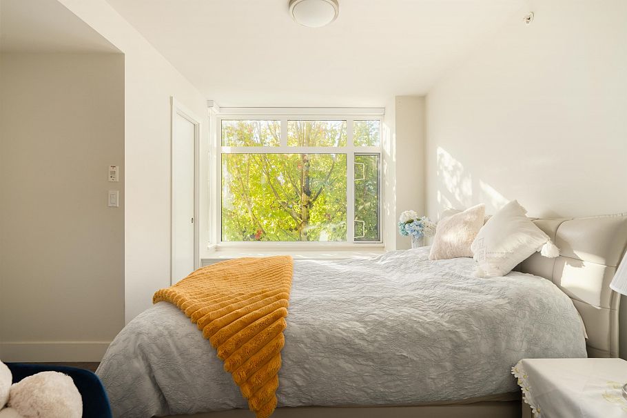 6190 Oak Street Vancouver, BC - 12