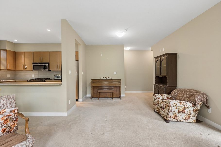 206 188 W 29th Street North Vancouver, BC - 9