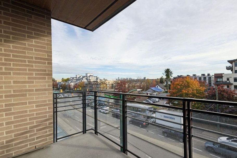 318 2450 Garden Drive Vancouver, BC - 11