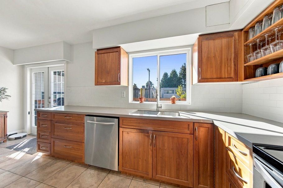 355 E 4th Street North Vancouver, BC - 11