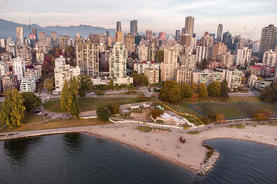 401 1219 Harwood Street Vancouver, BC - 32