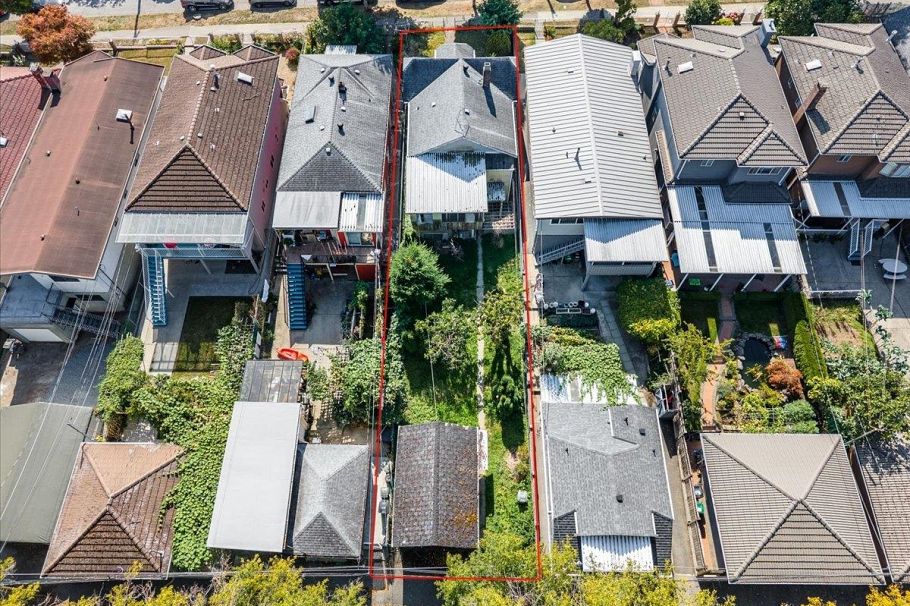 2741 Euclid Avenue Vancouver, BC - 4