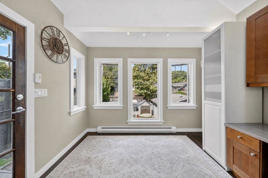 4327 W 12th Avenue Vancouver, BC - 25