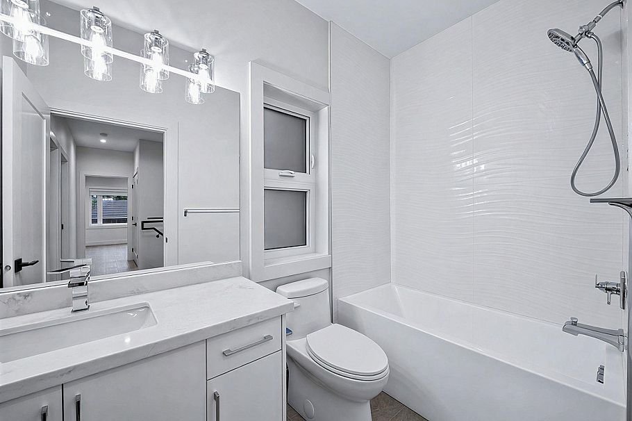 2 6989 Kerr Street Vancouver, BC - 6