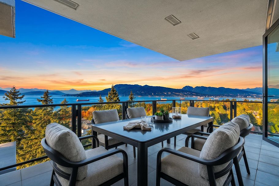 1601 5989 Walter Gage Road Vancouver, BC - 1