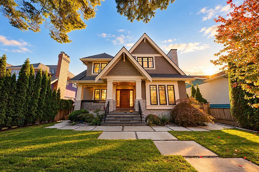 1162 W 26th Avenue Vancouver, BC - 1