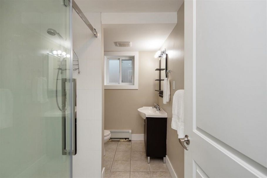 195 W 12 Avenue Vancouver, BC - 10