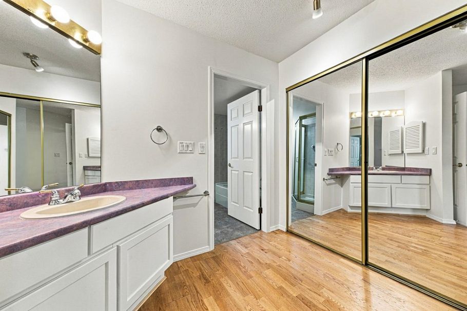 214 121 W 29 Street North Vancouver, BC - 16