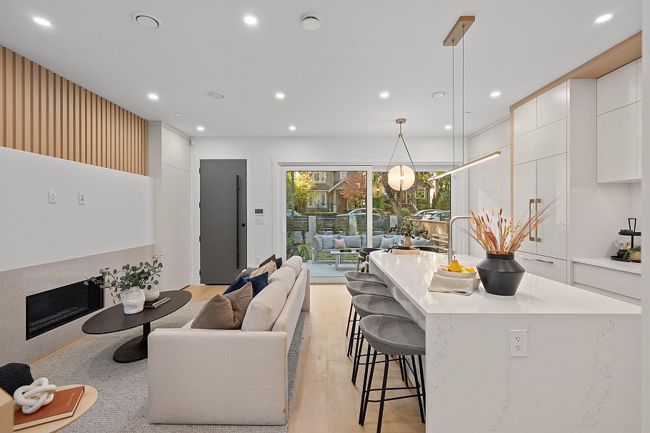 1 3657 W 11th Avenue Vancouver, BC - 31