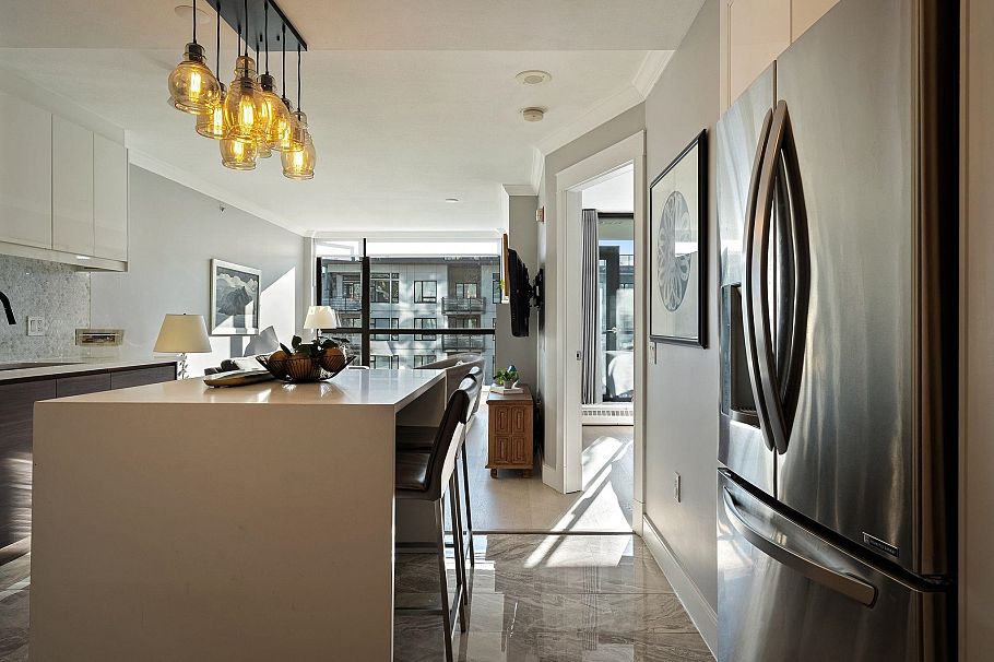 504 124 W 1st Street North Vancouver, BC - 2