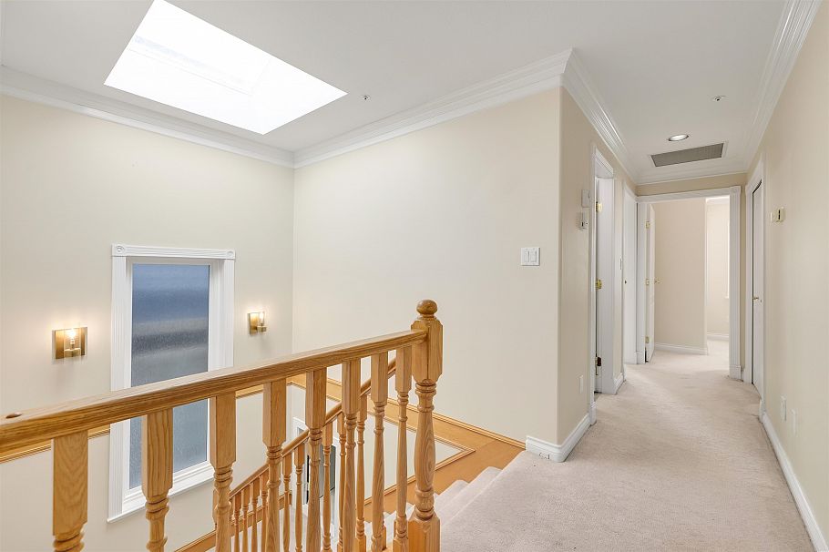 1956 W 42nd Avenue Vancouver, BC - 10